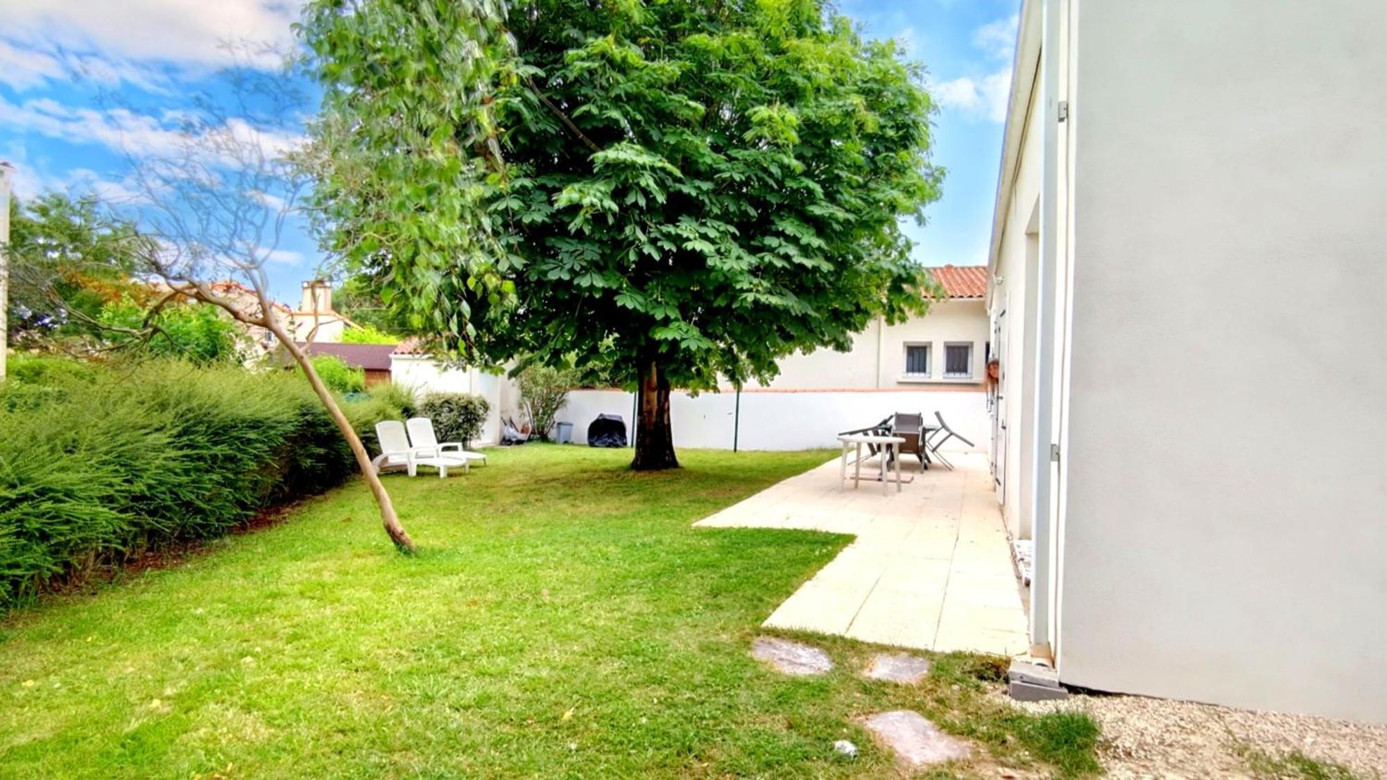 Sous Le Marronnier - Maison Pour 4 Avec Jardin Villa Royan Kültér fotó